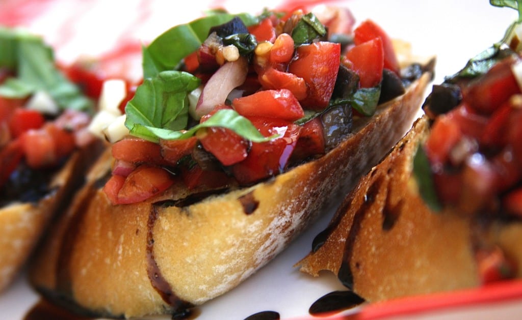 Bruschetta with Balsamic Reduction