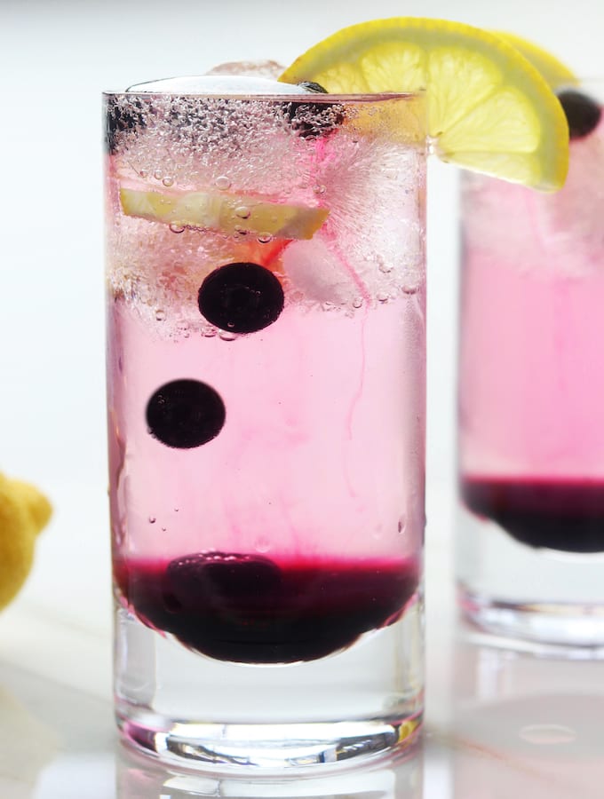 Easy and Fun Blueberry Cocktail 