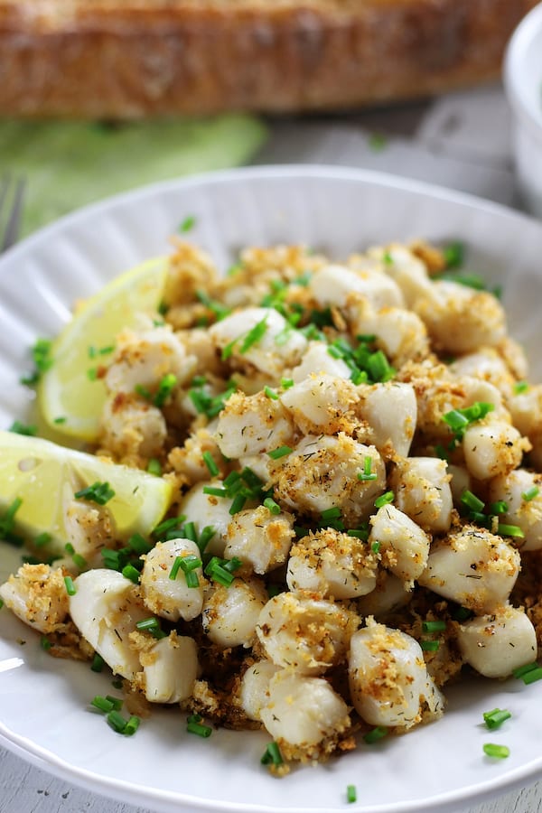 Lemon Scallops garnished with fresh cut chives.