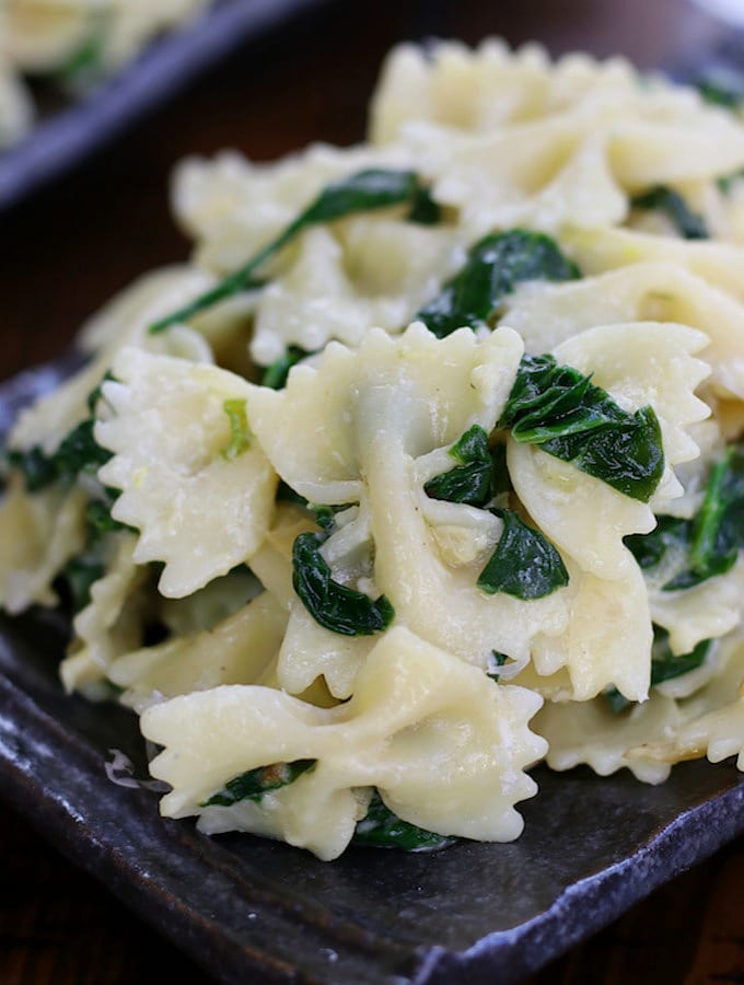 Simple Creamy Farfalle Pasta with Spinach