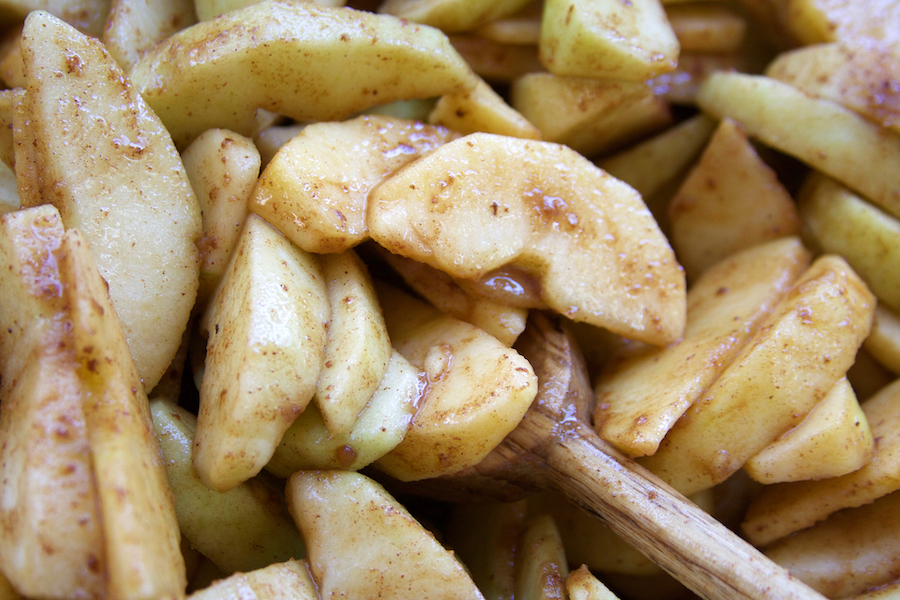 Pie filling with juicy apples for Apple Crisp.