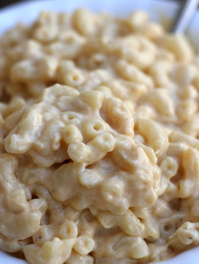 Up close photo of Creamy Mac and Cheese.
